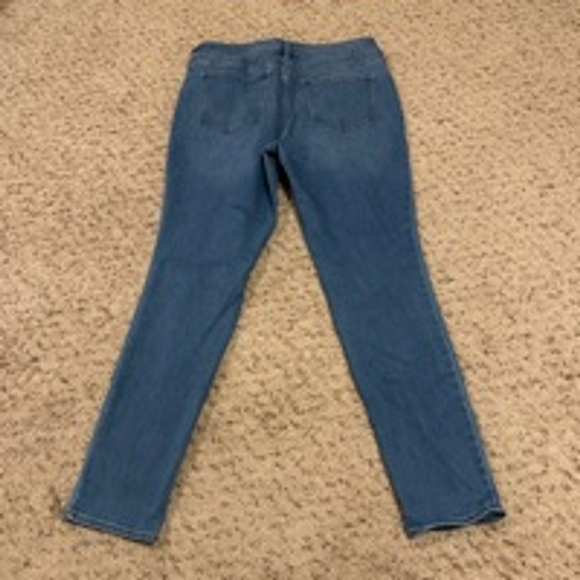 Women's Old Navy Jeans Size 14 Long Blue Denim - Picture 2 of 6